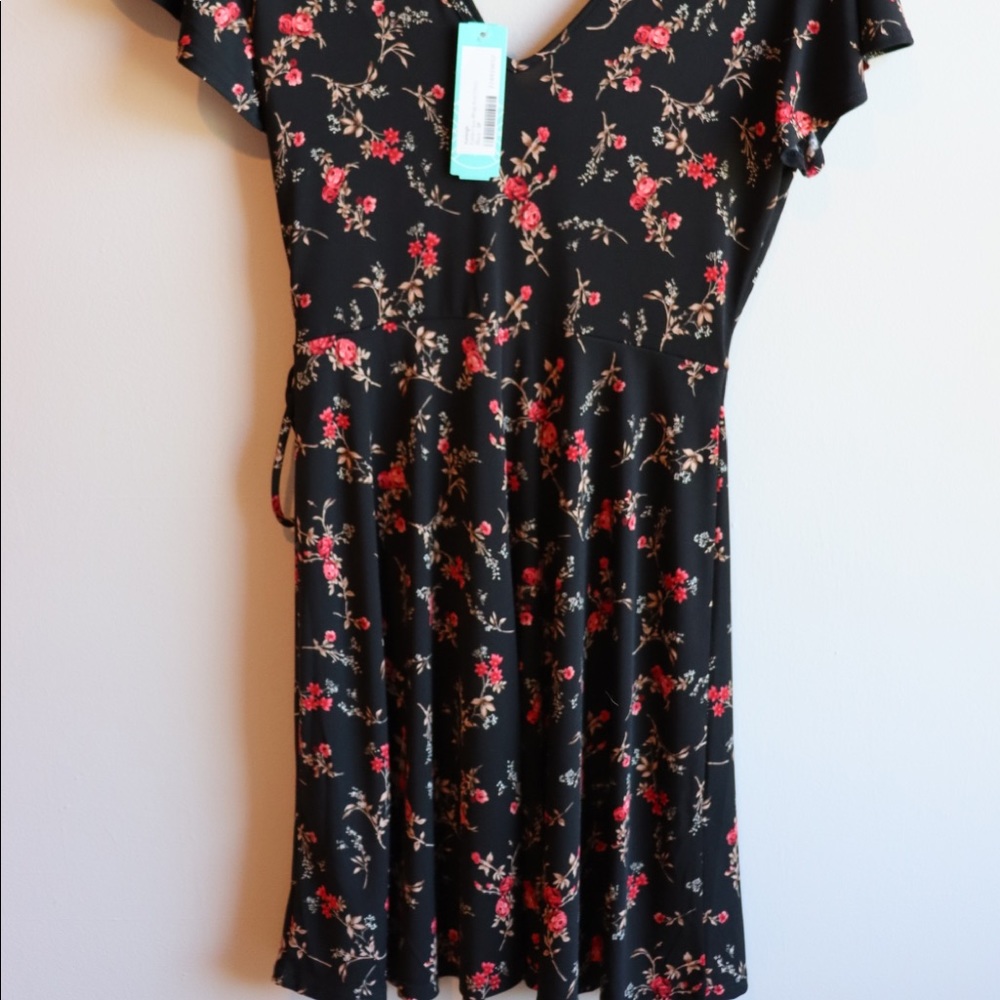 Dress - Picture 4 of 4